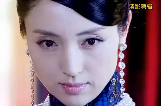 《烽火魔术师》片段中女子以长剑穿喉术刺杀日军大佐 相关图片 《烽火魔术师》片段中女子以长剑穿喉术刺杀日军大佐 相关图片