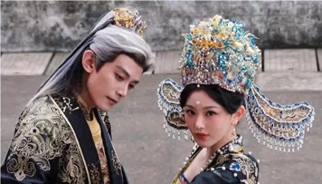 邓凯孔雪儿三搭《长宁帝军》饰演沈冷沈茶颜 相关图片